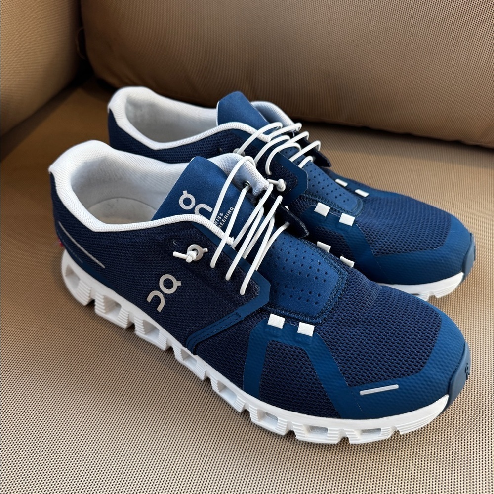 On Cloud Navy White Running Shoes Women’s US W10 EU 42 Swiss Engineering - Picture 3 of 14